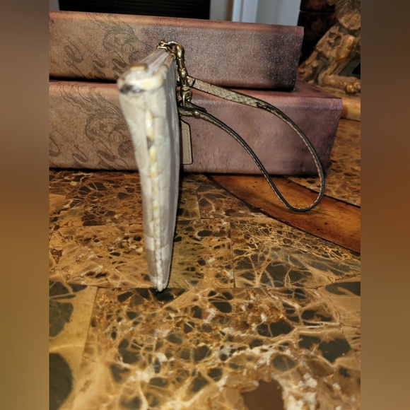 Coach wristlet with snake trim - Picture 5 of 6
